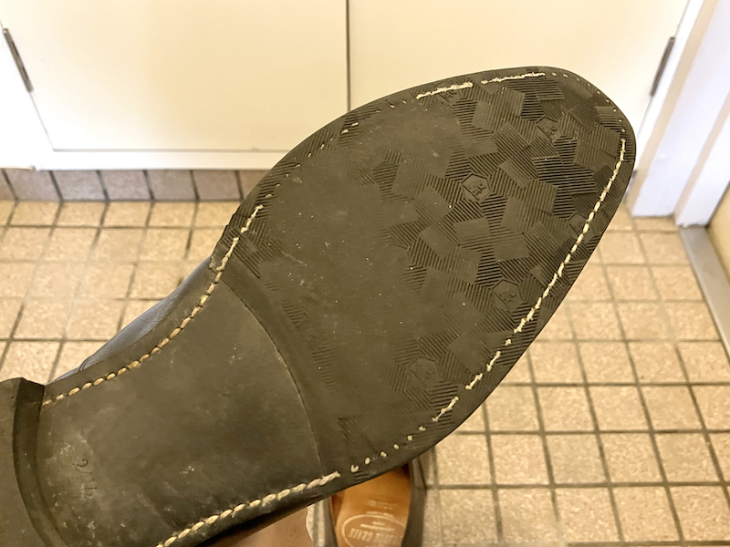 SCOTCH GRAIN（スコッチグレイン）のR1813（E）を購入。撥水レザーを使用しつつ、通気性を持ち合わせたフォーマルなストレートチップな革靴をご紹介。グリッパーテクノソール